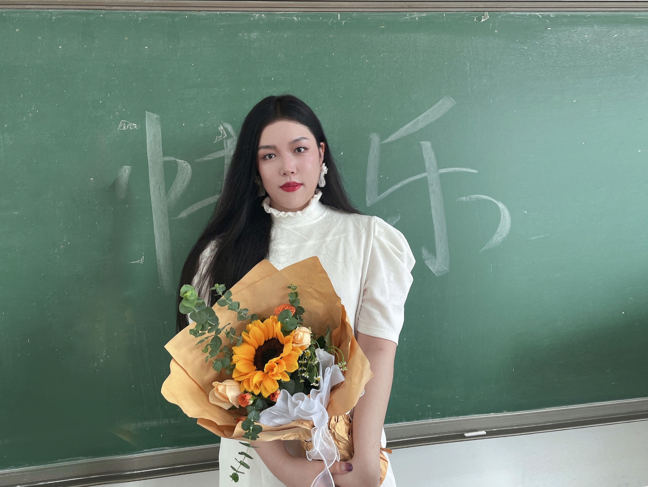 孔荣荣-横版照片.jpg