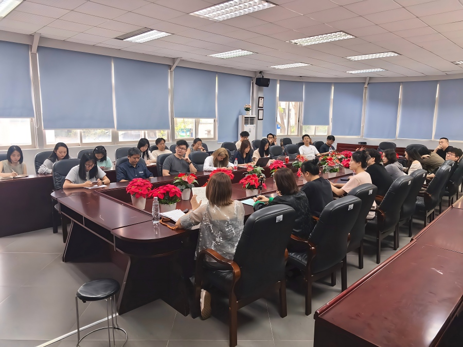 会议现场(1).jpg