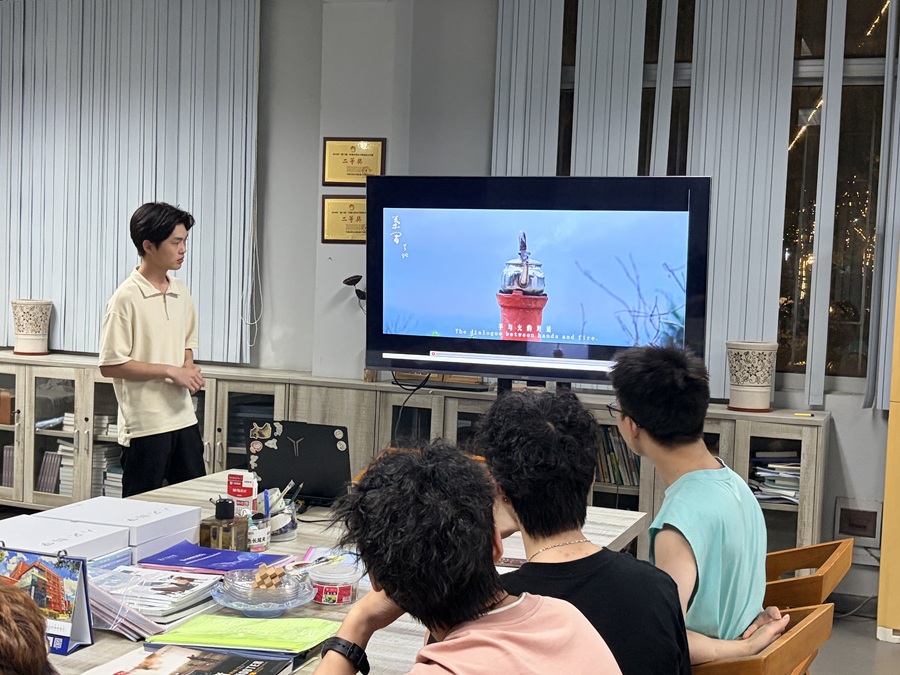 讲座现场(二).jpg